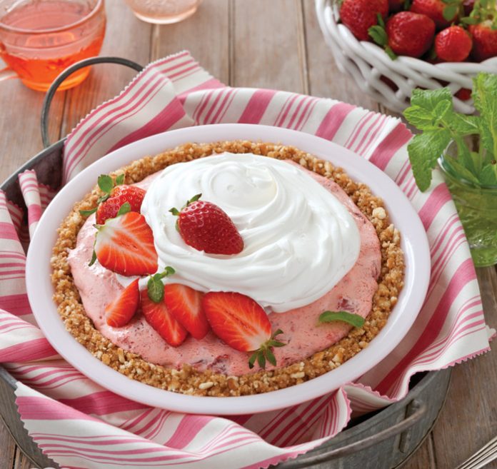 strawberry-chiffon-icebox-pie